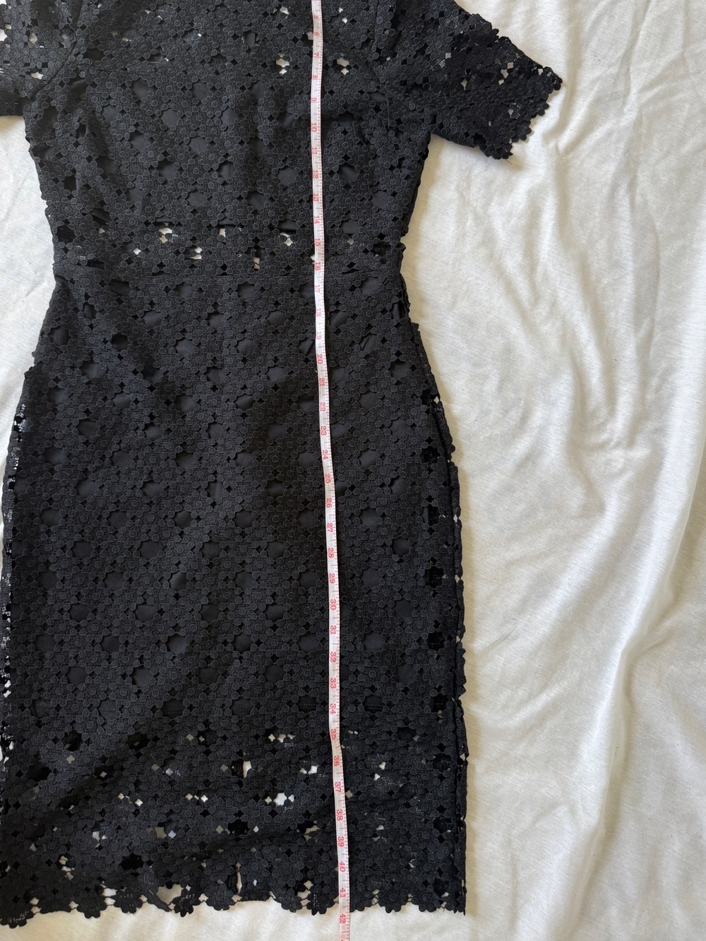 Lulus Heartfelt Black Lace Bodycon MIDI Dress Size Medium LBD Short Sleeve Party - Picture 4 of 7